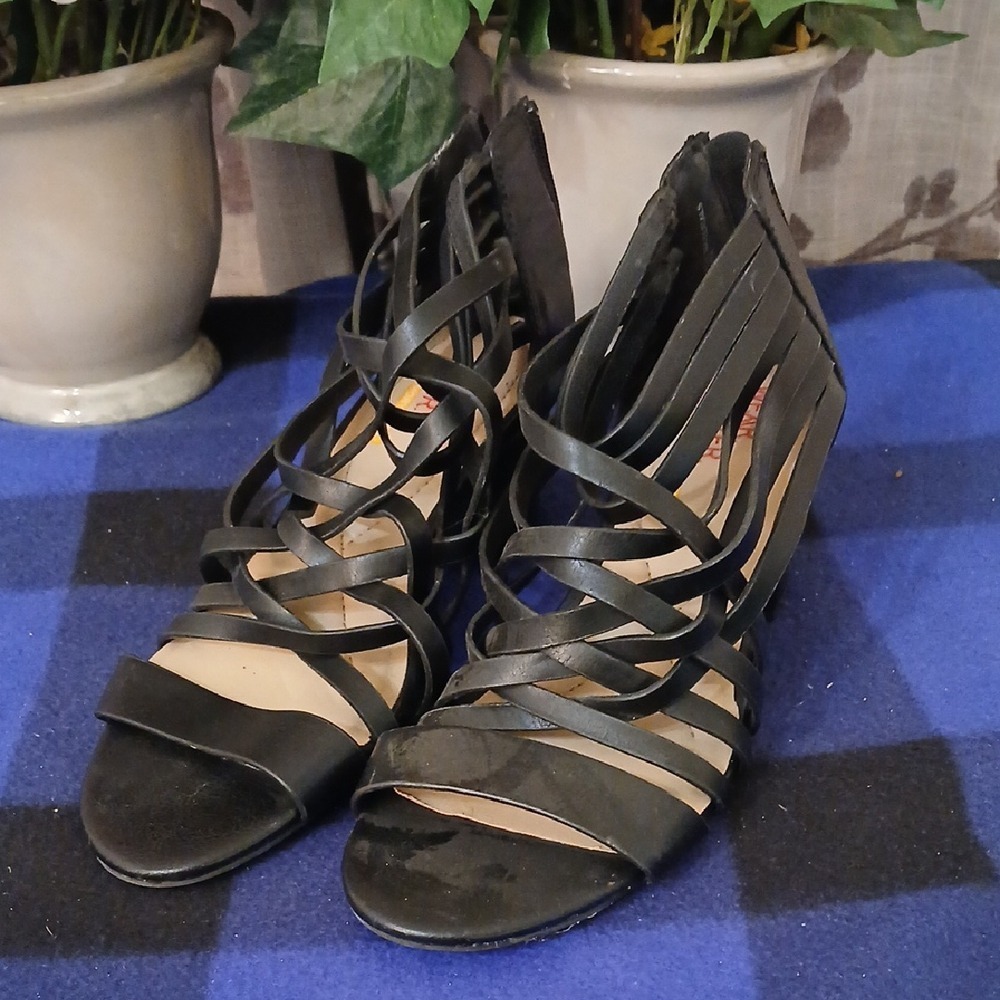 Chic Black Strappy Women's Heels